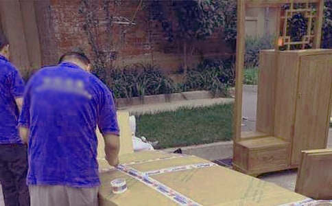 《给球搬家》中班游戏教案