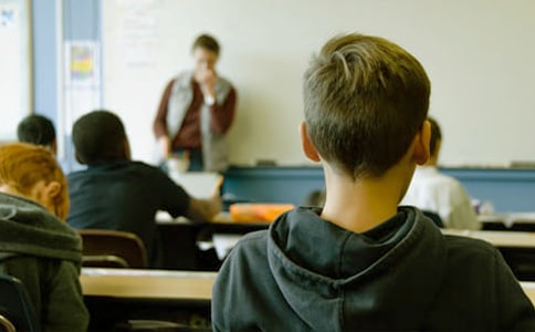 中班数学公开课教案及教学反思《认识数字8》