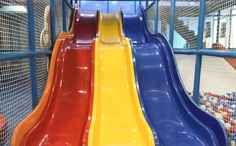 《安安全全玩滑梯》小班游戏教案