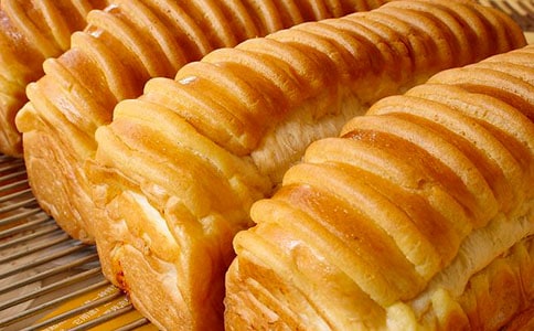 小班语言教案《猪妈妈的夹心面包》