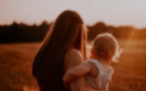 实用的第一次抱母亲教案4篇