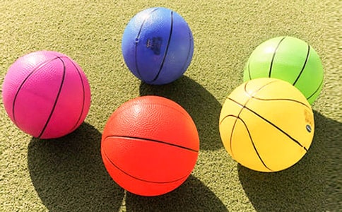 小班健康详案教案及教学反思《皮球,真好玩》